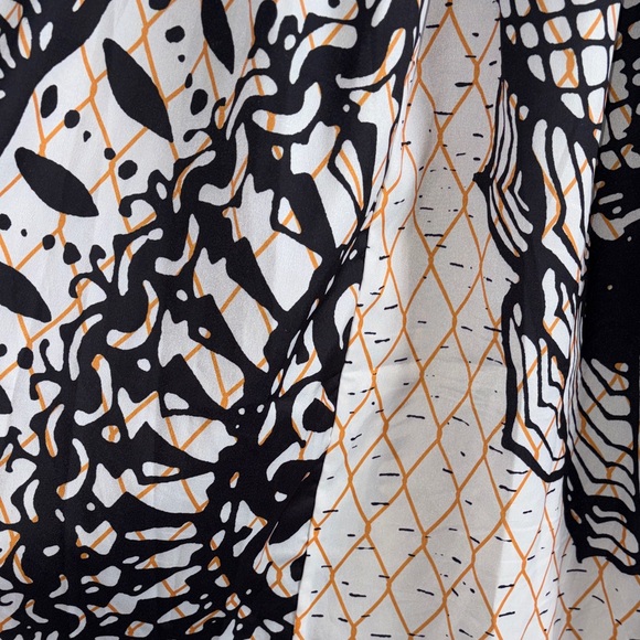 💥2/$33💥 SHEIN White Maxi Skirt with Black Floral & Gold Print - Picture 8 of 10